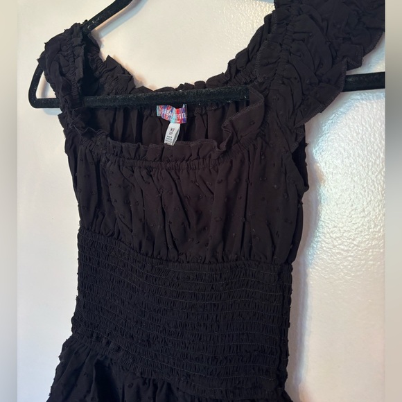NWT Urban Outfitters Rosie Smocked Tiered Ruffle Romper - Picture 4 of 8